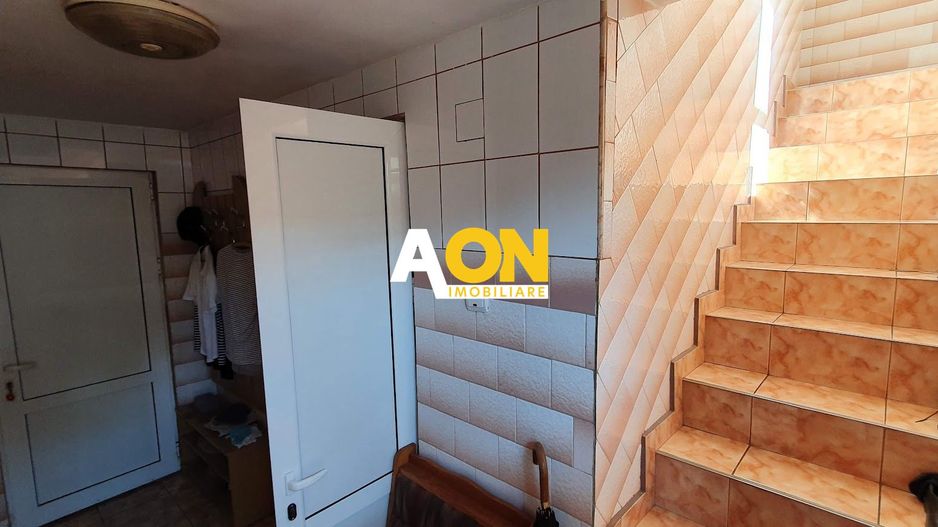 Casa cu 4 camere, garaj, teren 791 mp, zona Schit - Poză 15