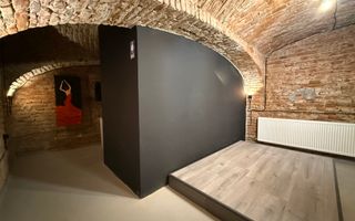 SAD - Spatiu comercial central de 160mp in Arad - ideal: crama, cafenea, magazin - Poză 7