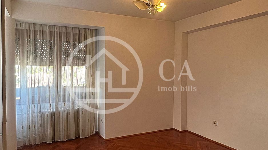 Apartament cu 4 camere de vanzare Ultracentral Oradea - Poză 6