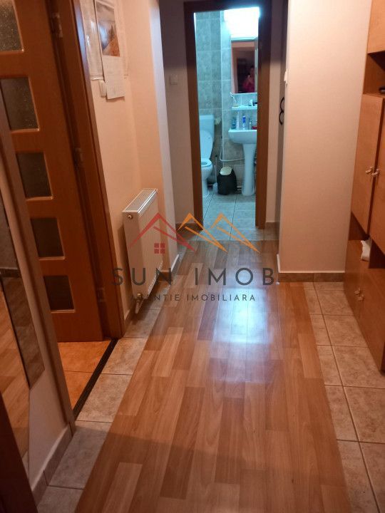 Apartament 3 camere, decomandat, central, renovat total, Campina - Poză 6