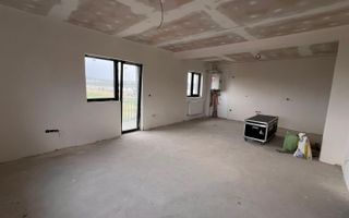 Apartament spatios cu 2 camere- Etaj 2, balcon, Selimbar - Poză 1