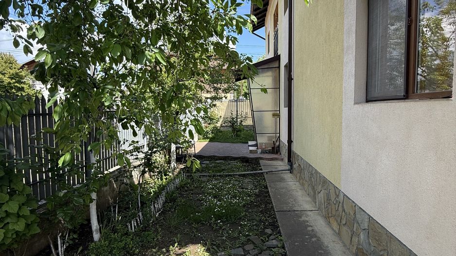 Vila construită in 2010 - P+1+pod - S=236 mp și curte 238 mp Campina! - Poză 47