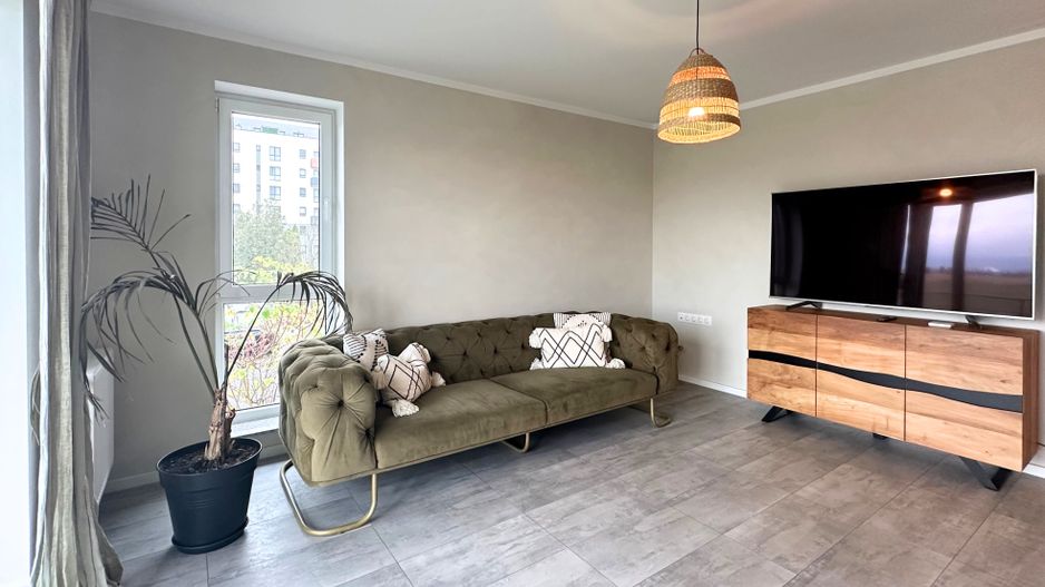 Apartament 2,5 camere chic cu grădină balcon vitrat și mobilier premium - Poză 8