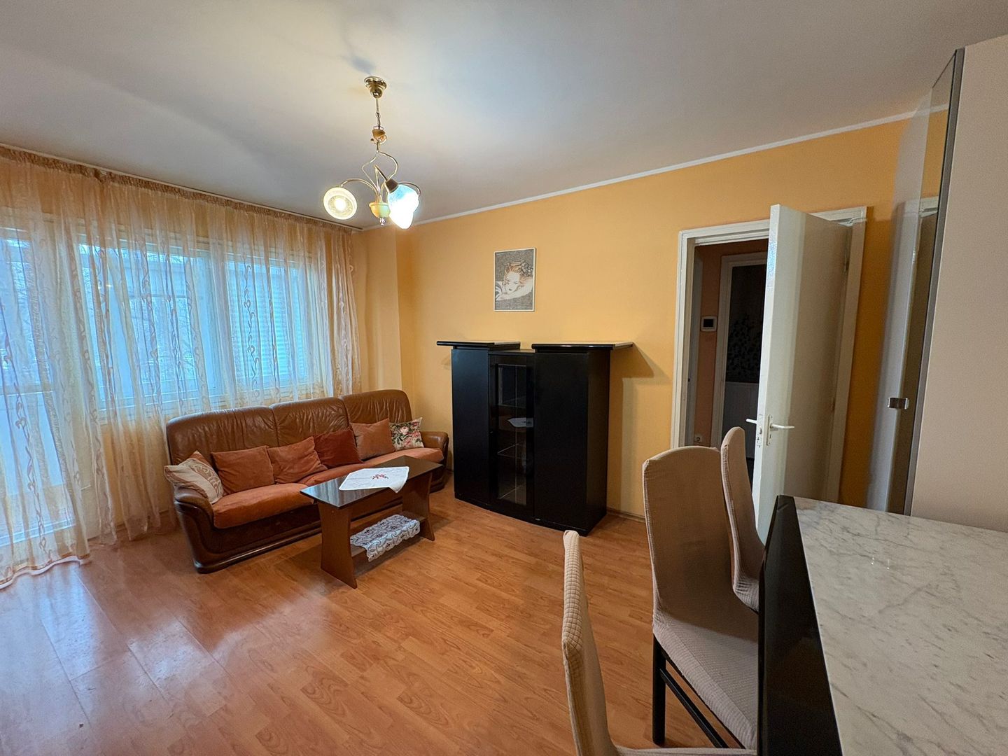 AP. 2 CAMERE P-TA UNIRII, PARCARE, BUCATARIE INCHISA, METROU 10 MIN - Poză 3