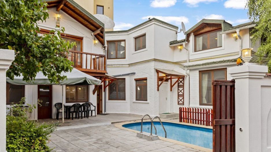 Vilă spațioasă de închiriat 6 camere piscină încălzită zona de Nord - Poză 2