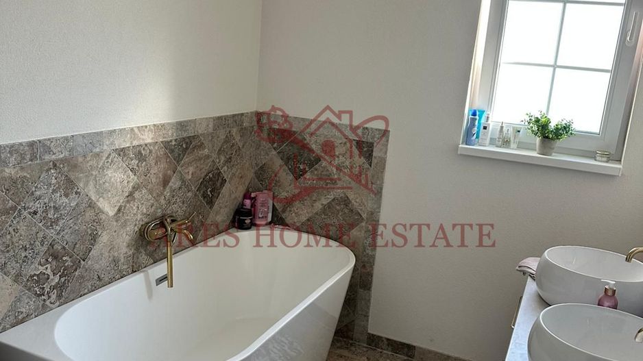 Casa in stil mediteranean, ultrafinisată 5 camere, 3 bai + curte. - Poză 27