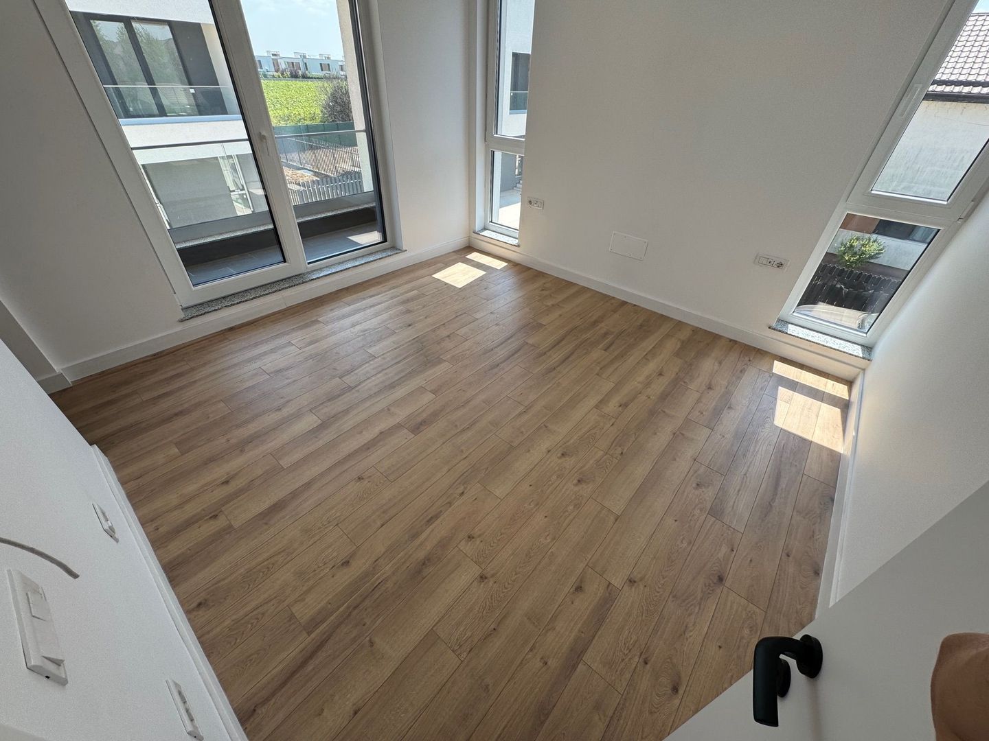 Vile Tunari, zona BUNA, Toate Utilitatile, curte 350m2 - Poză 11