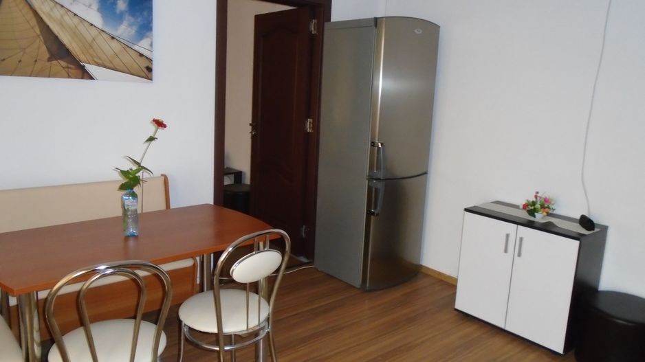 Închiriere apartament la vilă - Poză 3