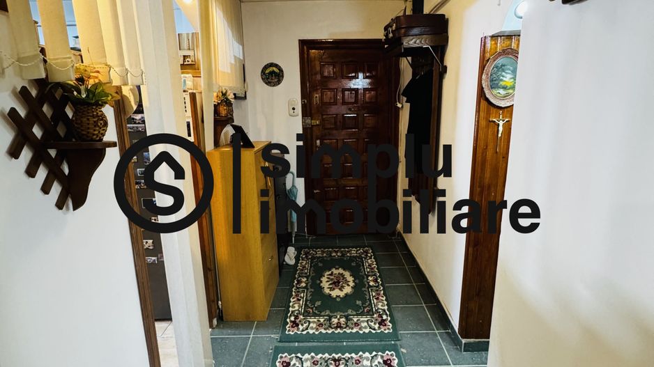 3 decomandate, centrala, 1 Mai - 110 000 Euro - Poză 15