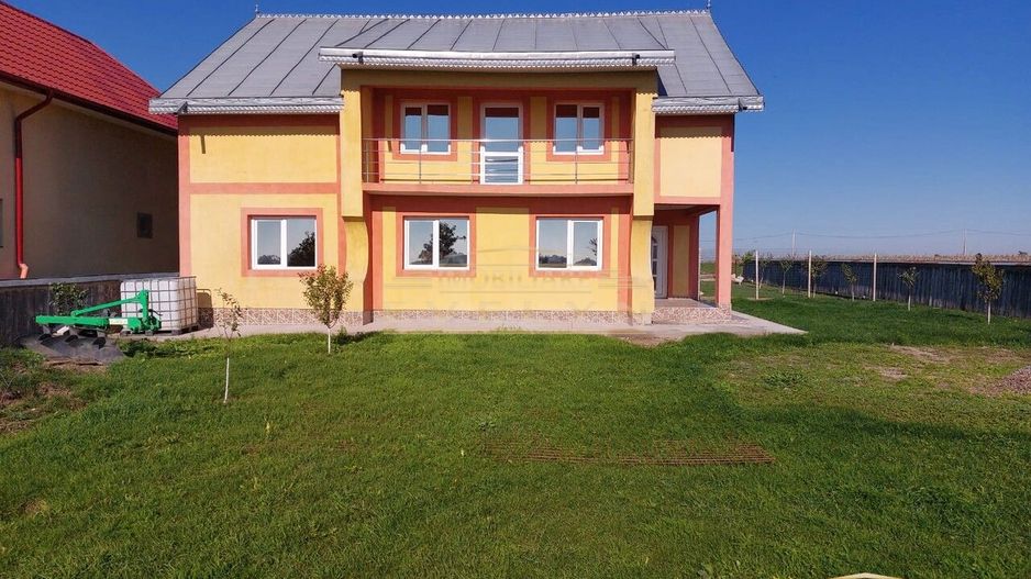De vânzare casa P+M în Brehuiesti, pozitionata la strada principala - Poză 1