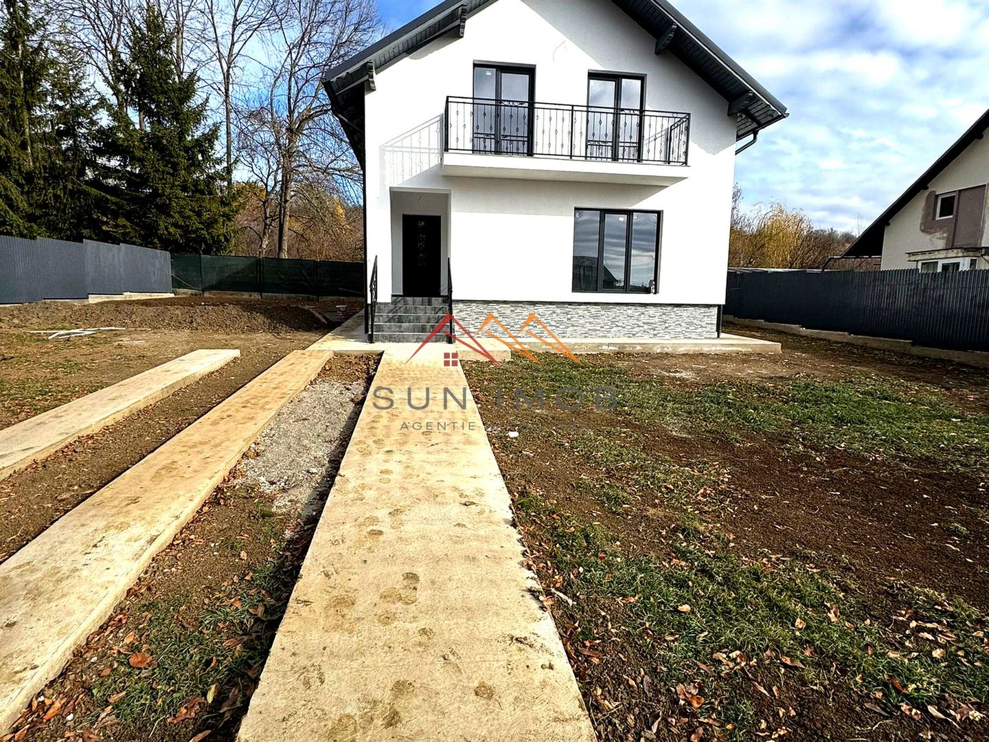 Casa noua, P+M, 4 camere, terasa, teren 550 m2, central, Cornu - Poză 1