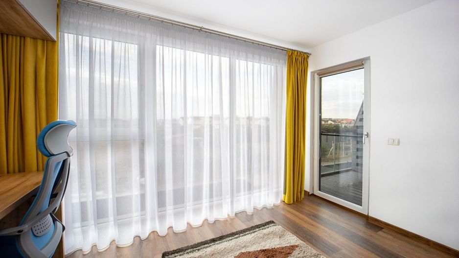 Casă înșiruită de vânzare în Sânpetru | Mobilată și utilată premium - Poză 14