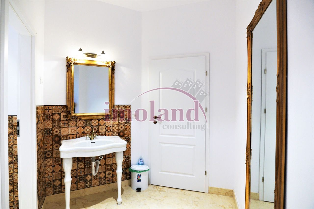 Vila impunatoare - 20 camere - birouri - Romana-Lahovari - Poză 10