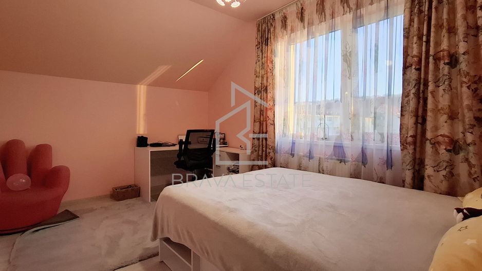 Apartament 61mp, cu balcon, parcare, zona Eroilor Floresti - Poză 4