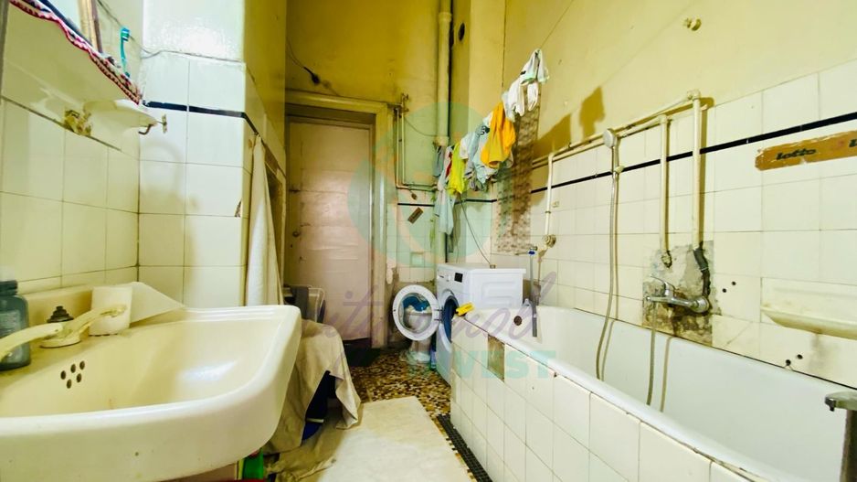 Casa singura in curte - Poză 9