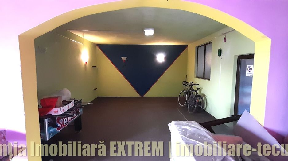 Casă şi spaţiu multifuncţional, bar, sală de evenimente în Brătuleşti - Poză 2