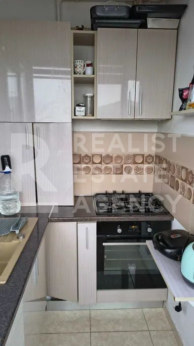 Vânzare, apartament cu 3 camere în zona Militari Residence - Poză 2