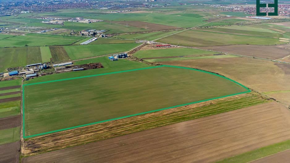 Teren intravilan cu acces la Drum Județean DJ 709 - 275200 mp - Poză 4