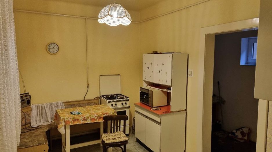 Casa centrala cu etaj - Poză 3