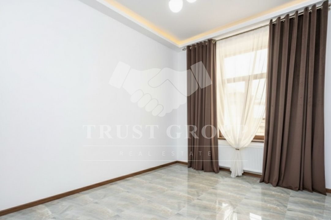 Casa boiereasca renovata Unirii | Curte 70mp | D+P+Pod - Poză 2