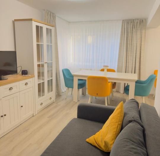 Apartament in vila l decomandat l la cheie l parcare l Cometei - Poză 1
