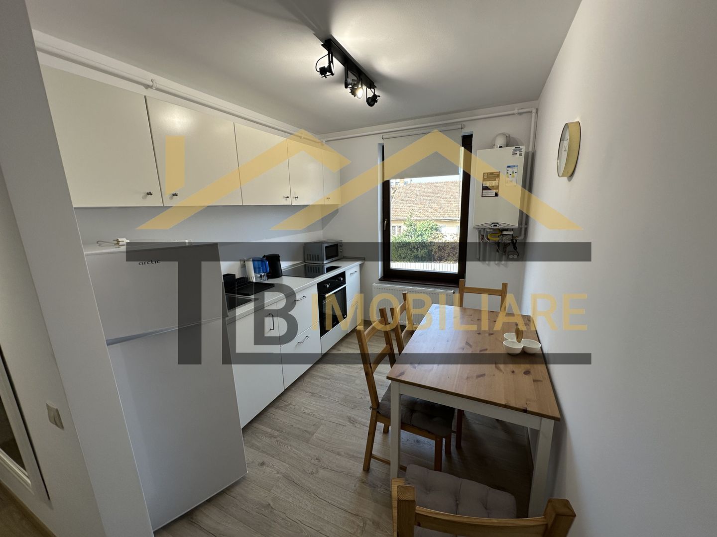 Apartament cu o camera, 43mp, parcare, Zona Semi-Central - Poză 4