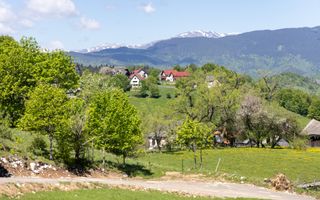 Fundata-Teren de vanzare 15,771 mp intravilan+extravilan+padure - Poză 3