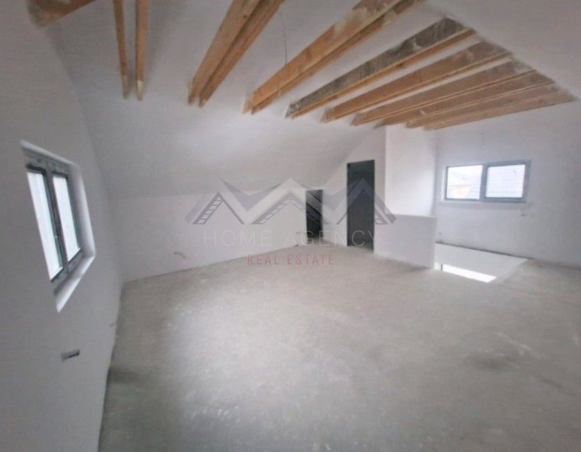 Casă individuală P+1+M în Otopeni – confort și compartimentare excelentă - Poză 8