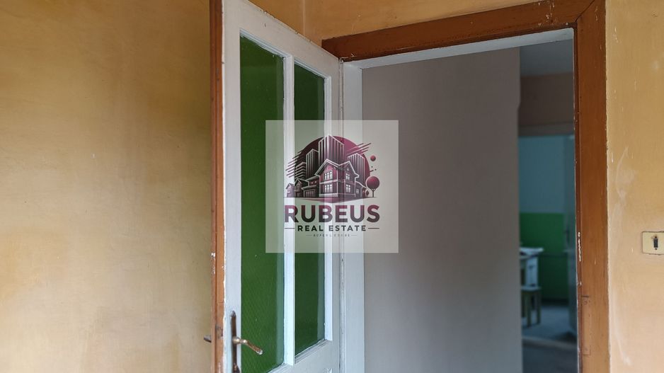 Casă solidă în Orșova, S+P+E, 220 mp, teren 284 mp - Poză 21
