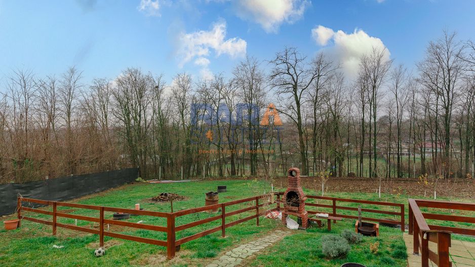 Casă cu 3 dormitoare și 2600 mp teren - Poză 18