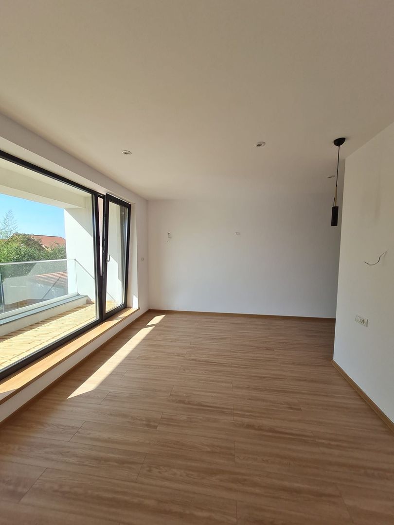 Minimalist în Timișoara - Poză 7