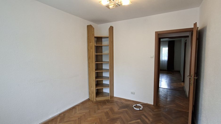 Apartament de inchirat cu 4 camere + garaj- Torontalului - Poză 17