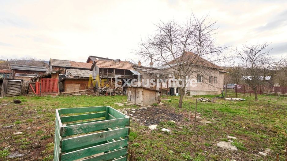 Casa individuala  Leresti la strada principala+ teren 831 mp, utilitati complete - Poză 14