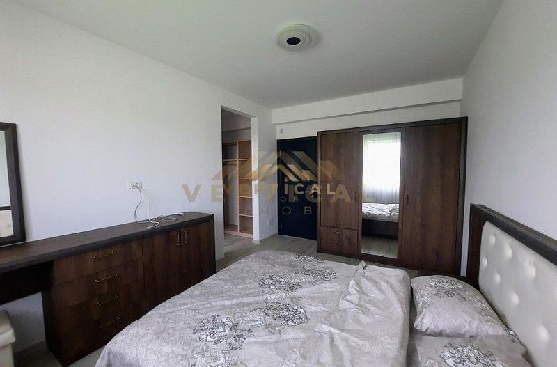 Casa cu panouri fotovoltaice si pompa de caldura - com Berceni - Poză 9