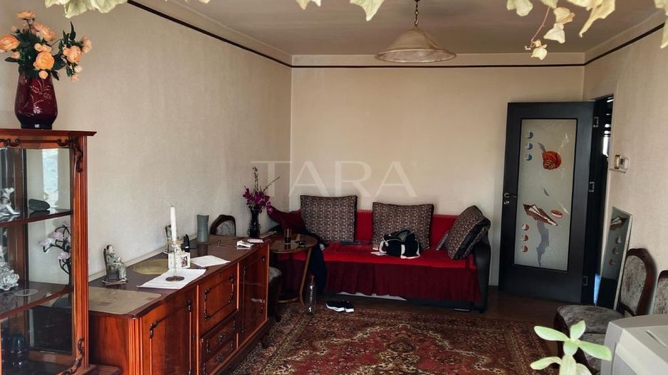 Apartament cu 3 camere, ideal pentru familie. - Poză 1