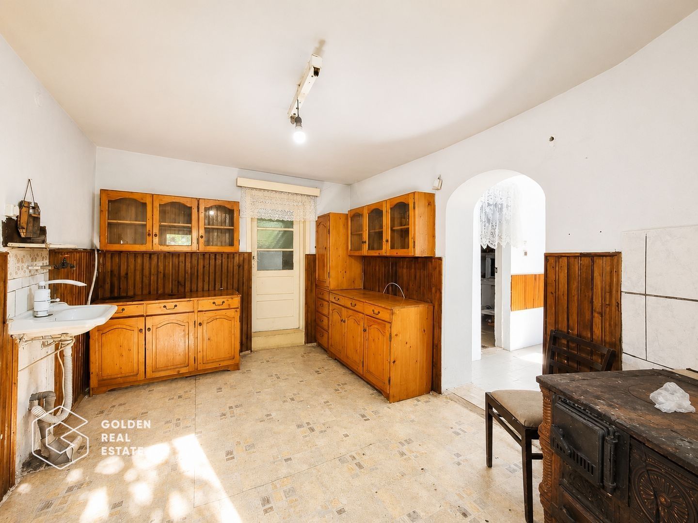 Casa cu teren de 420 mp, localitatea Paulis - Poză 7