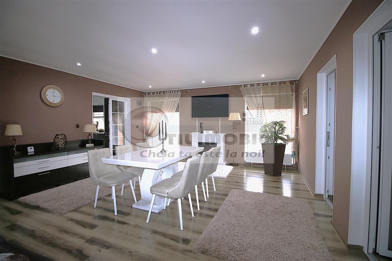 MIROSLAVA CASA EXCLUSIVISTA LA CHEIE LUX STIL MEDITERANEAN MOBILATA - Poză 5