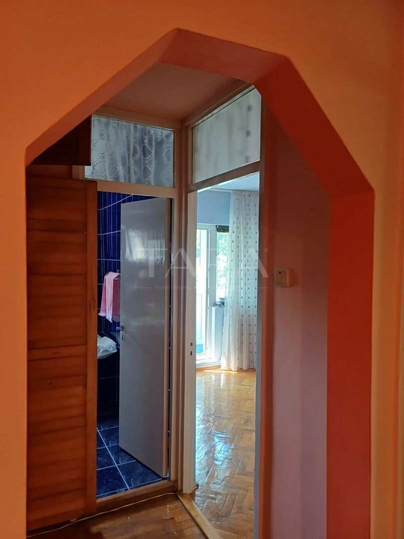 Apartament cu 3 camere, 2 băi, balcon și centrală proprie, zona Clăbuc - Poză 7