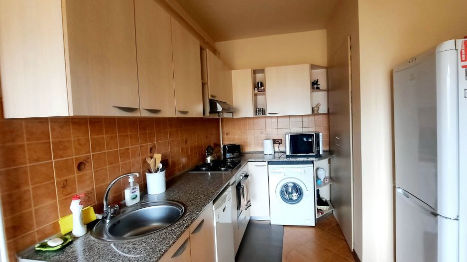 Apartament frumos si renovat cu garaj - zona Medicina - Poză 7