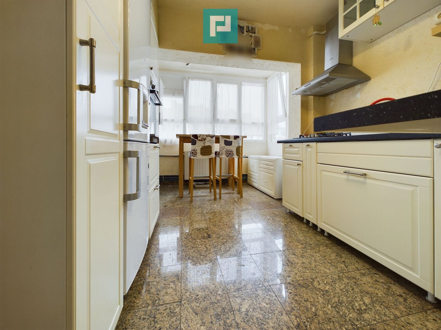 Apartament cu 3 camere în Alfa - Poză 3