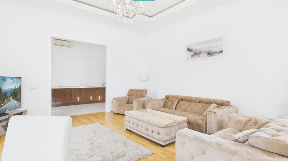 Apartament deosebit în clădire istorică central - Poză 21