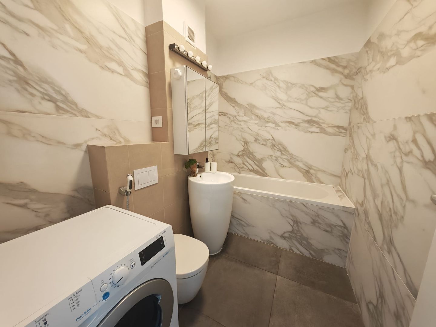 Studio + boxa - Sweet Green Residence Parcul Carol - Poză 8