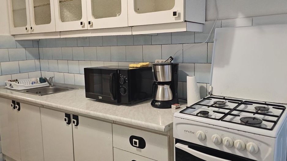 De inchiriat apartament cu 2 camere, etaj 4/4 Piata Centrala, 360 euro - Poză 18