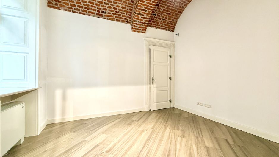 Biroul tău din inima Timișoarei – 35 mp de oportunitate - Poză 3