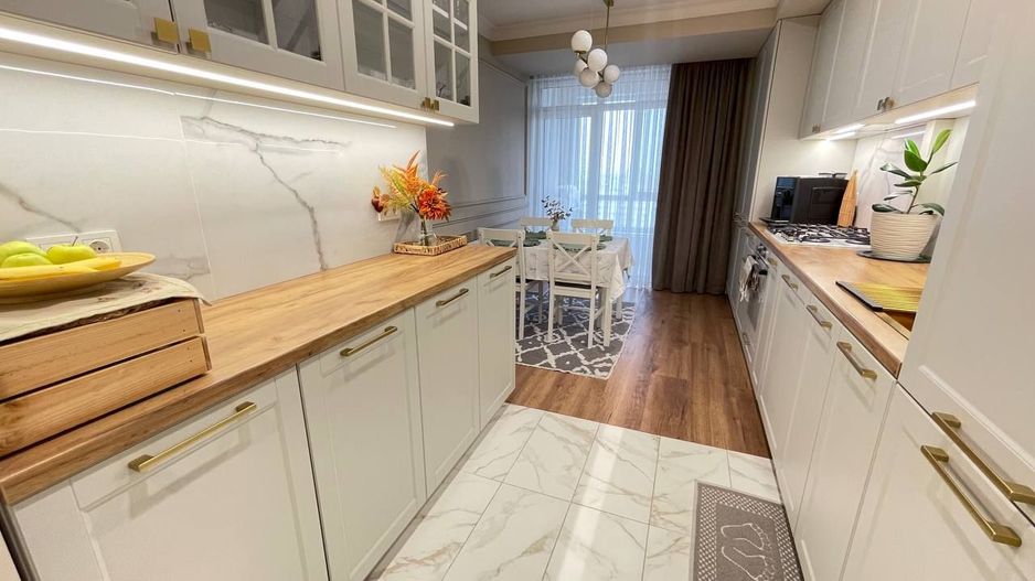 Apartament cu 2 camere + living - Poză 1