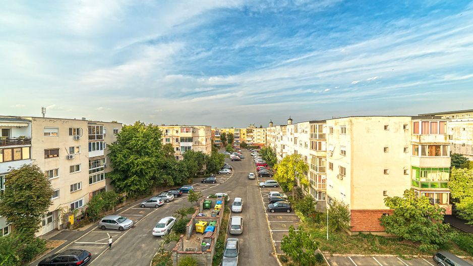 Apartament decomandat cu 2 camere Micalaca - Poză 1