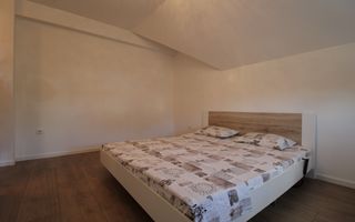 Casa in Blascovici, 5 camere + 3 bai, centrala proprie - Poză 23