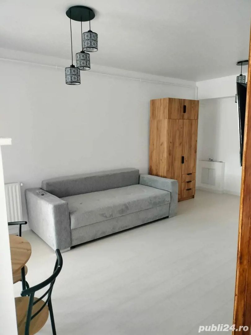 Studio - Central Address - Poză 3