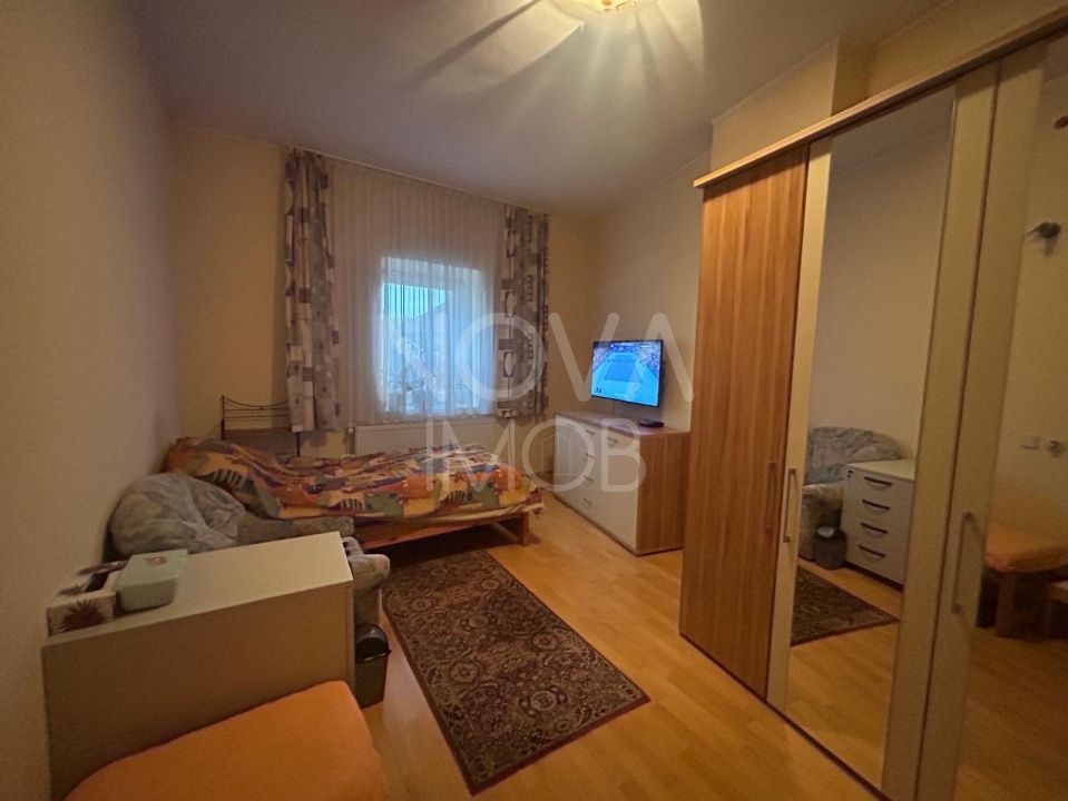 Casa de vanzare 200 mp cu spatiu comercial la parter, strada Lunga - Poză 11