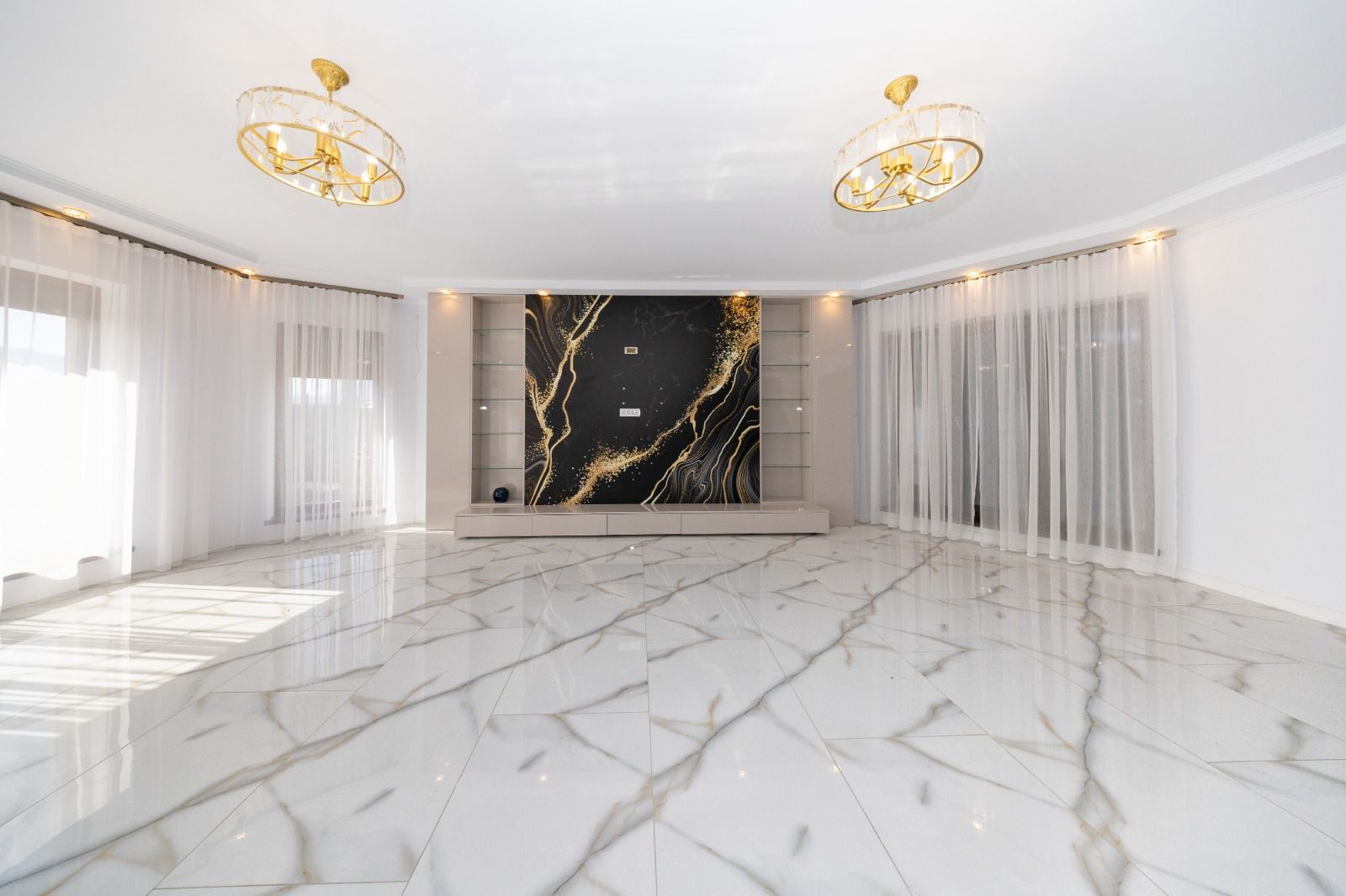 Casa 6 dormitoare+4 bai -1500 mp teren-Sacele - Poză 10